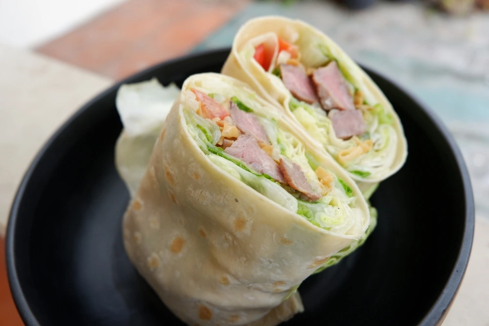 Mediterranean-Fast-Casual-Dining.webp